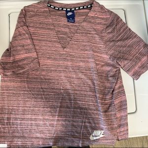 Women’s Nike shirt